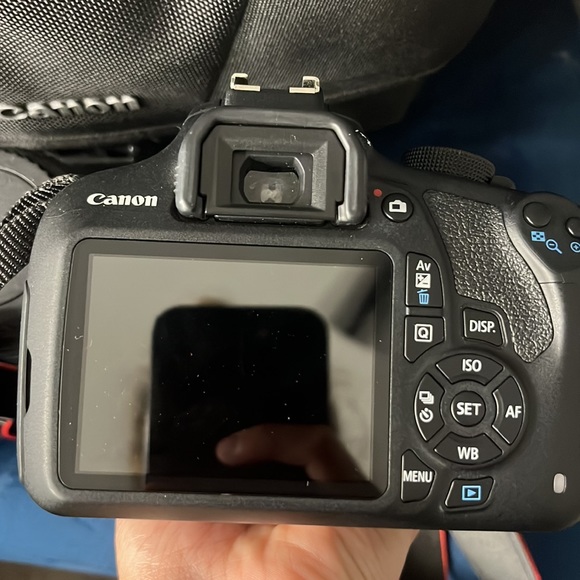 canon eos rebel t5/ bag/ charger/extra lense - Picture 3 of 3